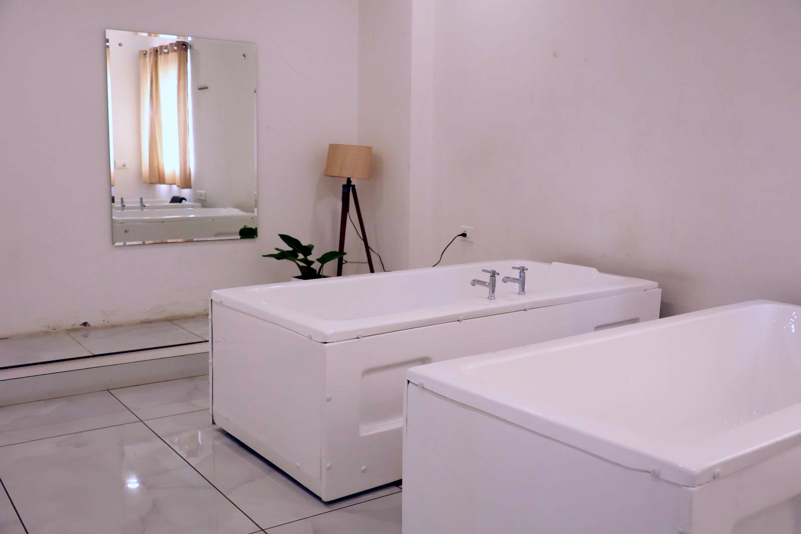 Plunge room